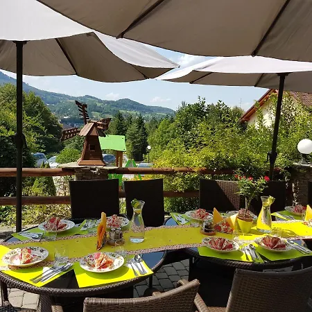 Gosciniec Groblice Resort *
